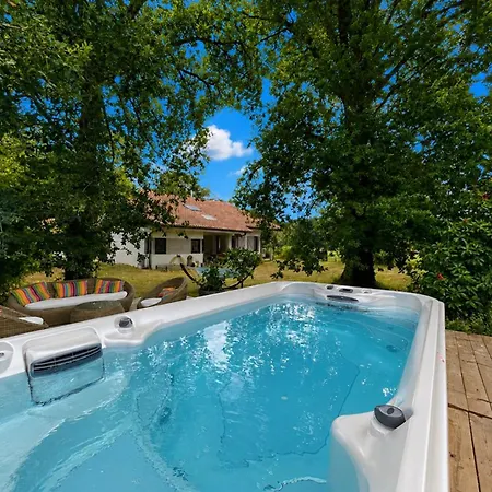 Avec Jacuzzi, Jardin - 6 Pers. - Fr-1-379-189 ヴィラ